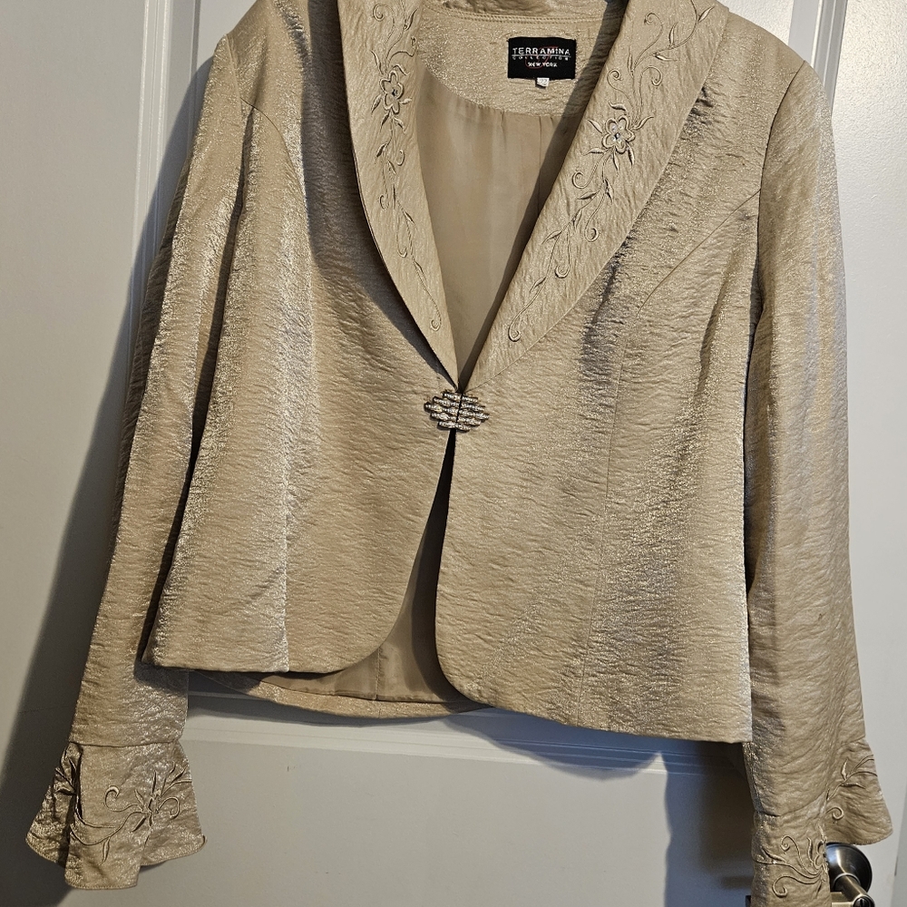 Women's plus size three piece suit